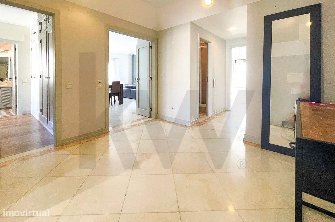 T4 no Lumiar com 2 lugares de Estacionamento e Arrecadação (opção mob - Grande imagem: 2/29