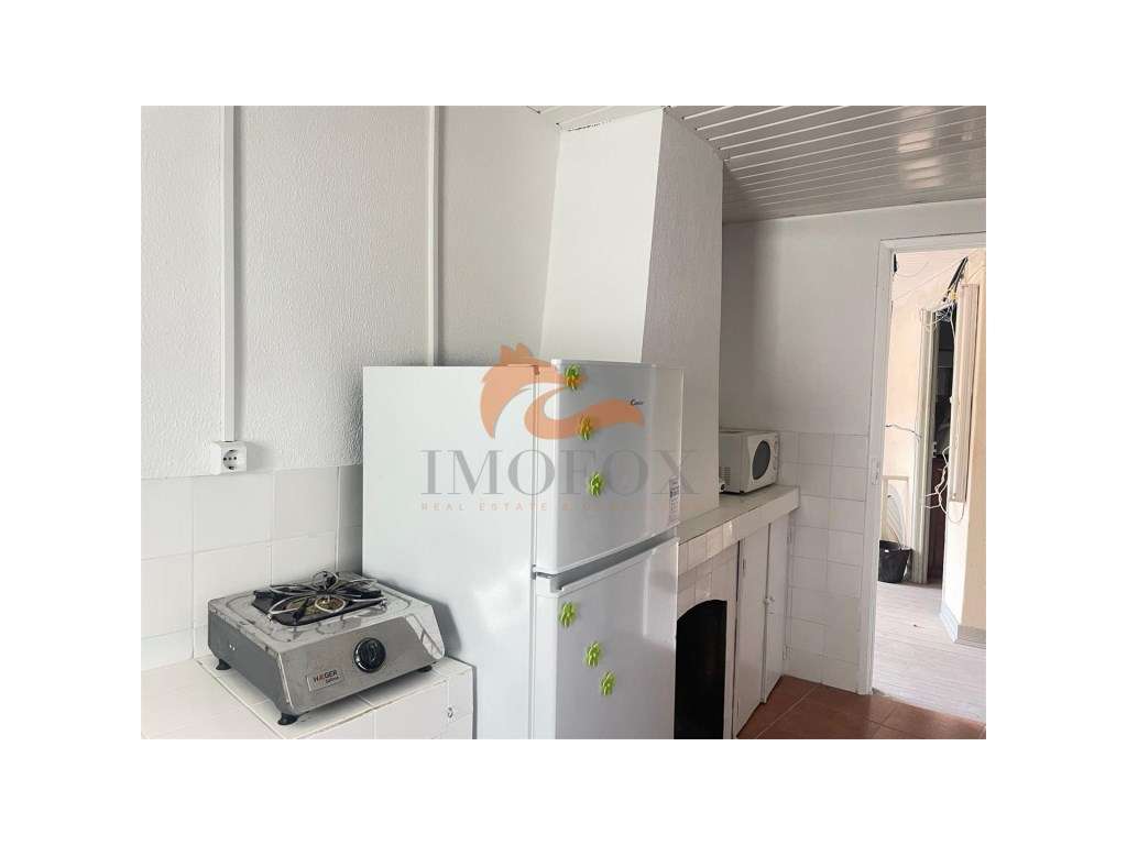 Casa para renovar com 2 quartos em Avô (Oliveira do Hospital)-6