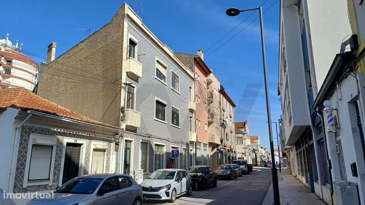Prédio com projecto aprovado no centro de Aveiro - Grande imagem: 2/22