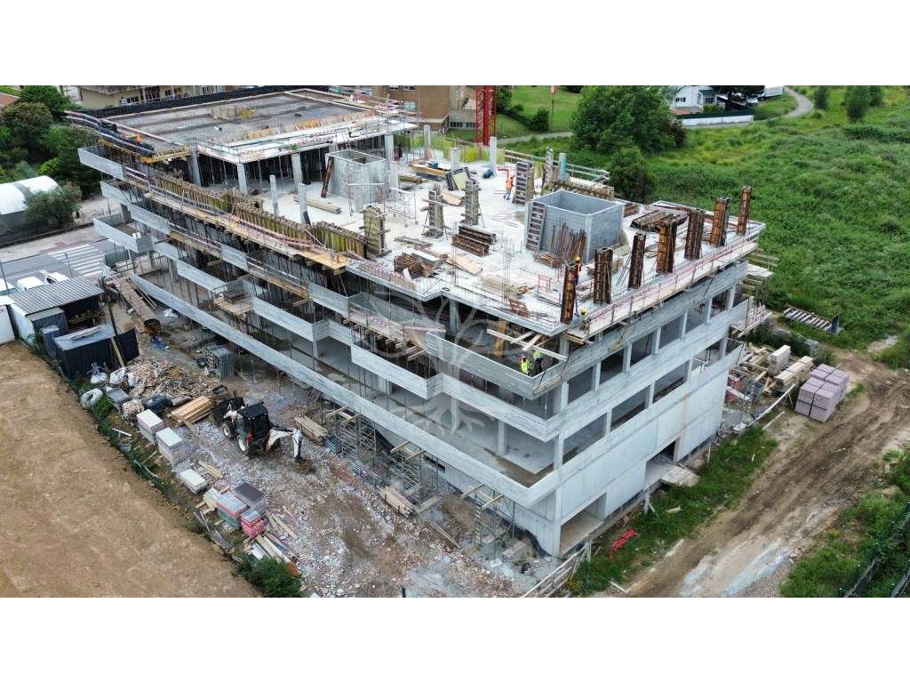 Apartamento T3 em Construção com Varanda e 2 Lugares de Garagem em ...-6