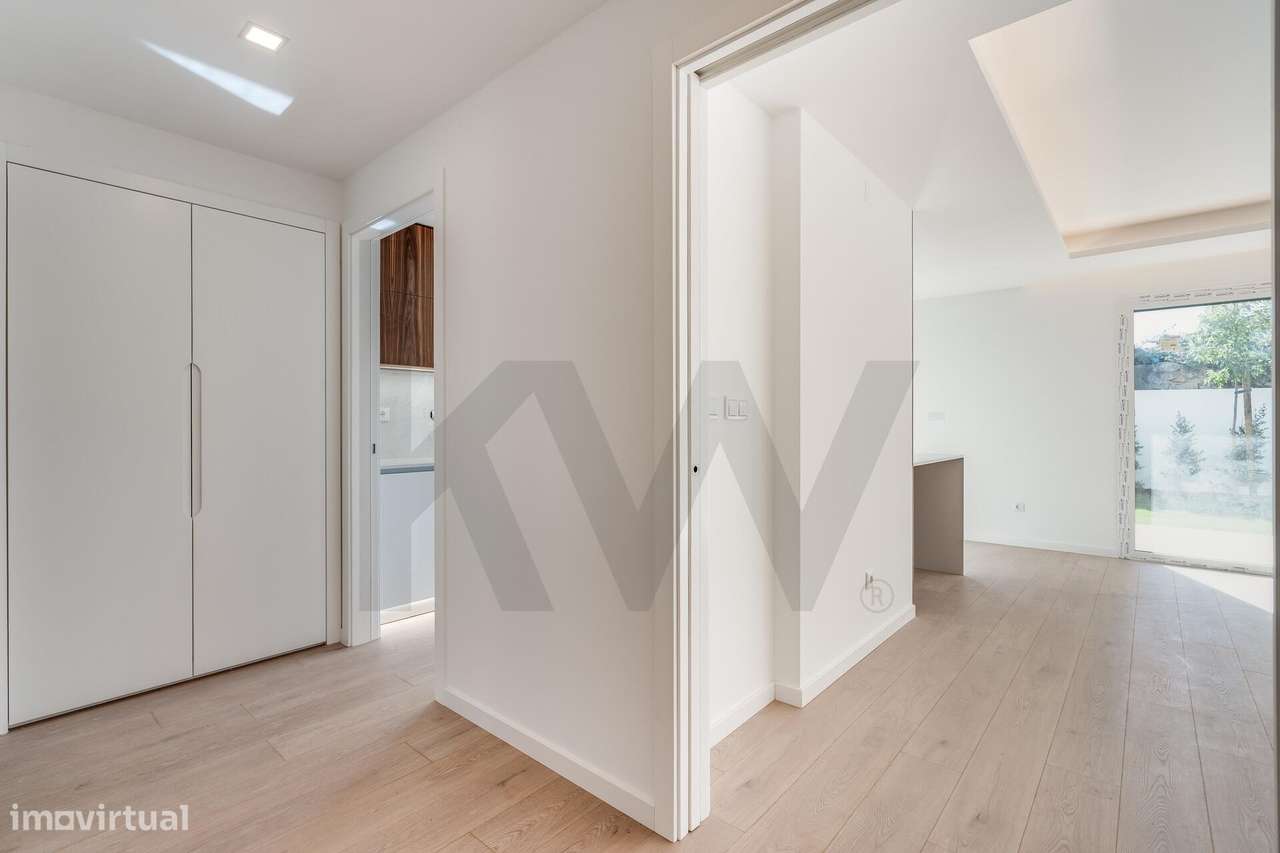 Moradia T4 (+1) em Condomínio Fechado em Cascais com jardim e piscina - Grande imagem: 4/51