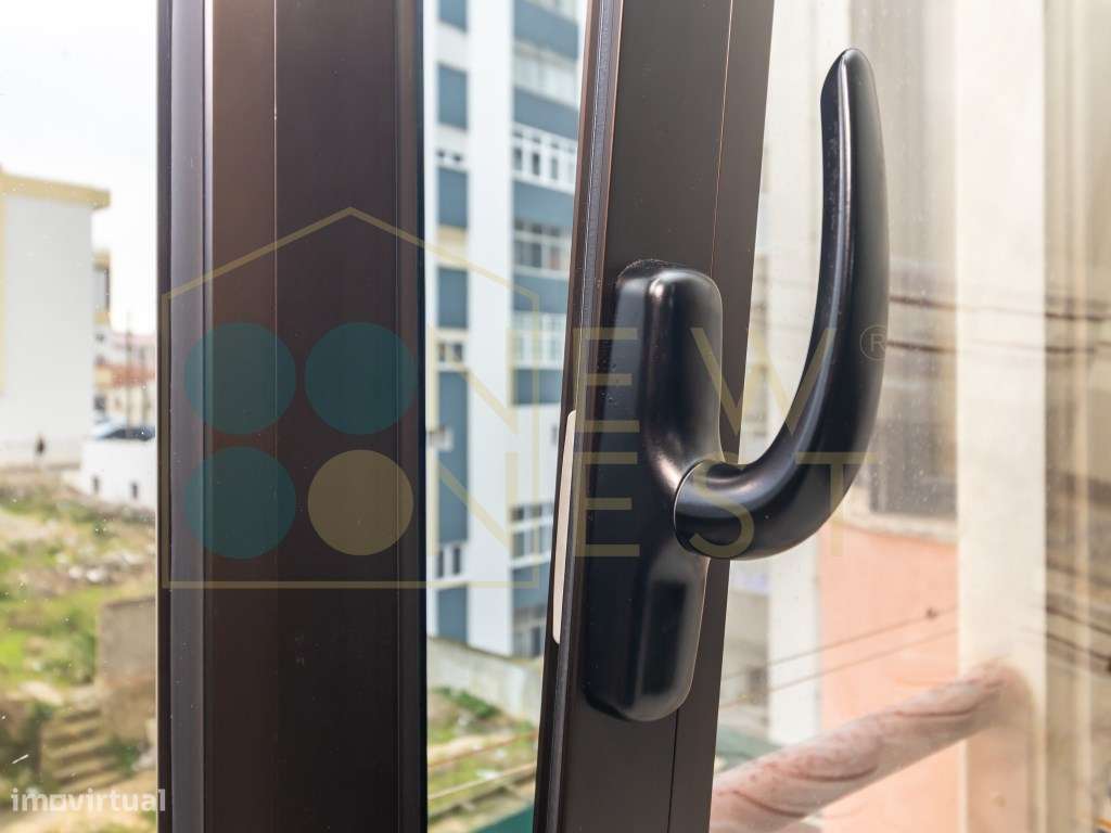 Apartamento T3 com elevador e parqueamento, junto ao Hospital-31