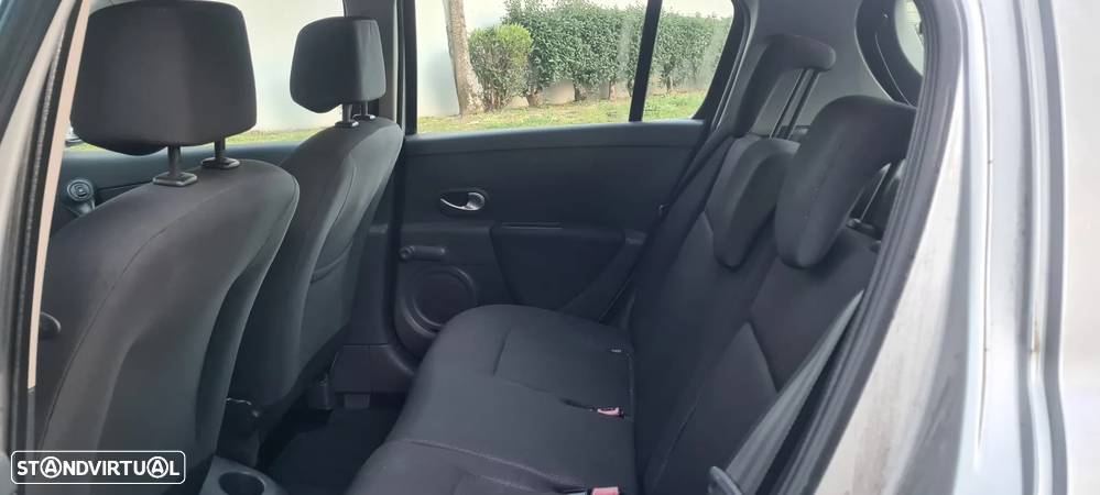 Renault Clio 1.2 16V Dynamique - 11