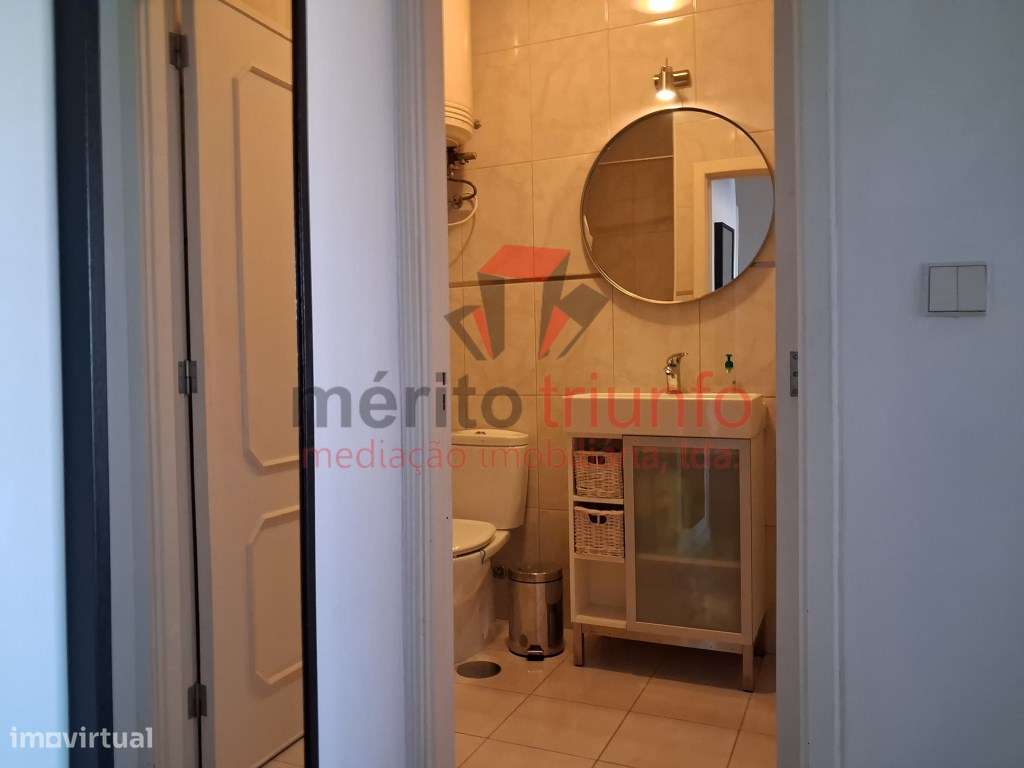 Oferta da Escritura e Registo- Ap. T1 com vista para a cidade - PORTO-12