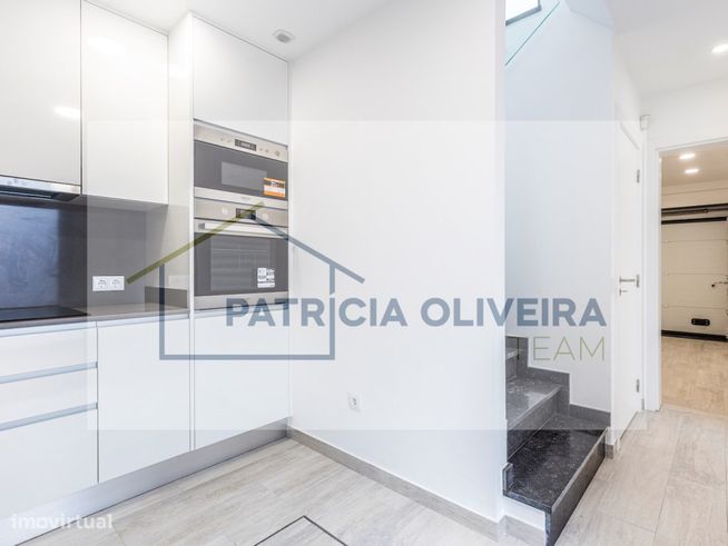 Moradia Duplex a Estrear com duas SUITES , dois TERRAÇOS E estacion...-8