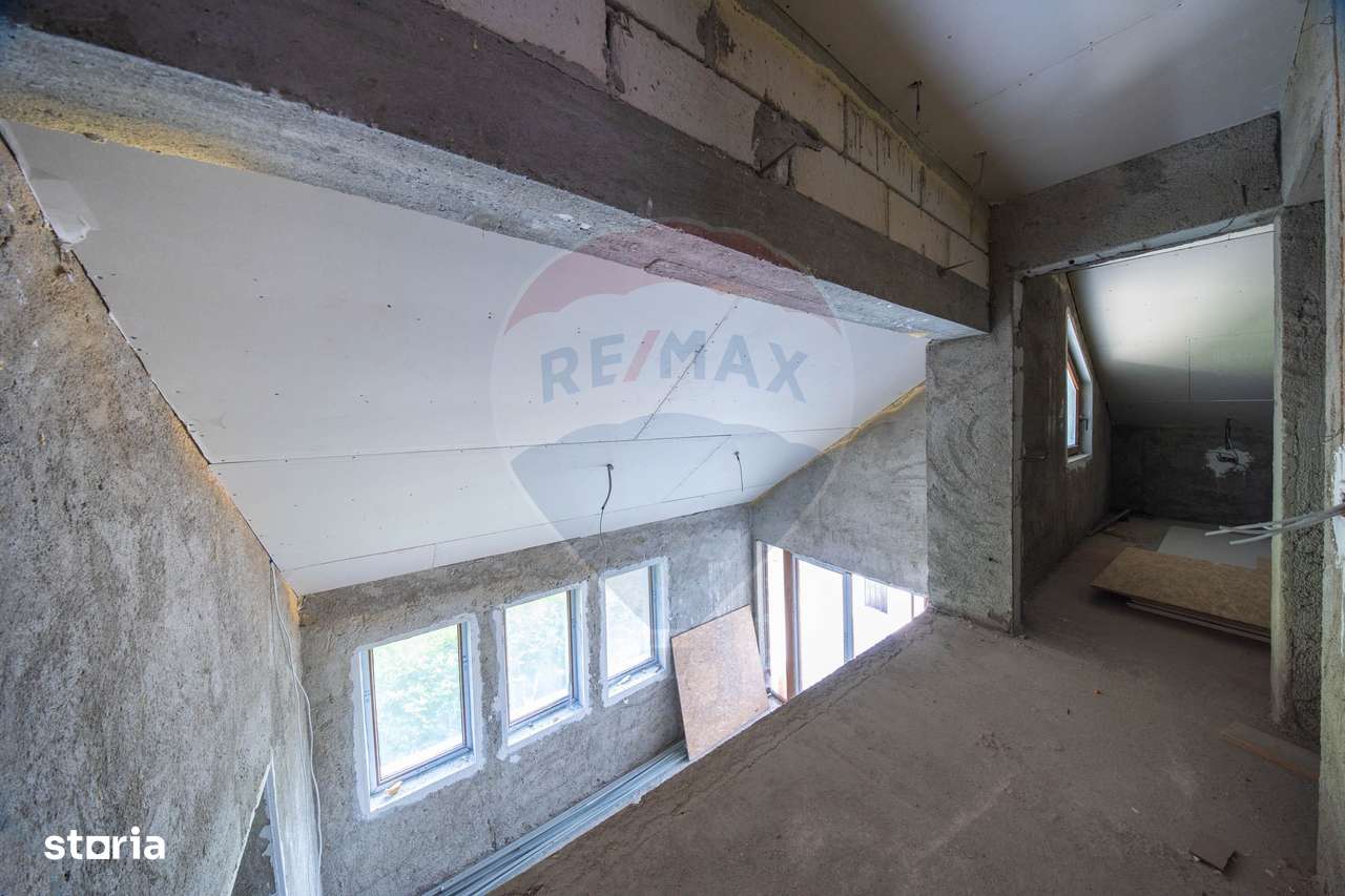 Casă / Vilă cu 8 camere / 7 bai de vânzare, Moieciu de Jos-17