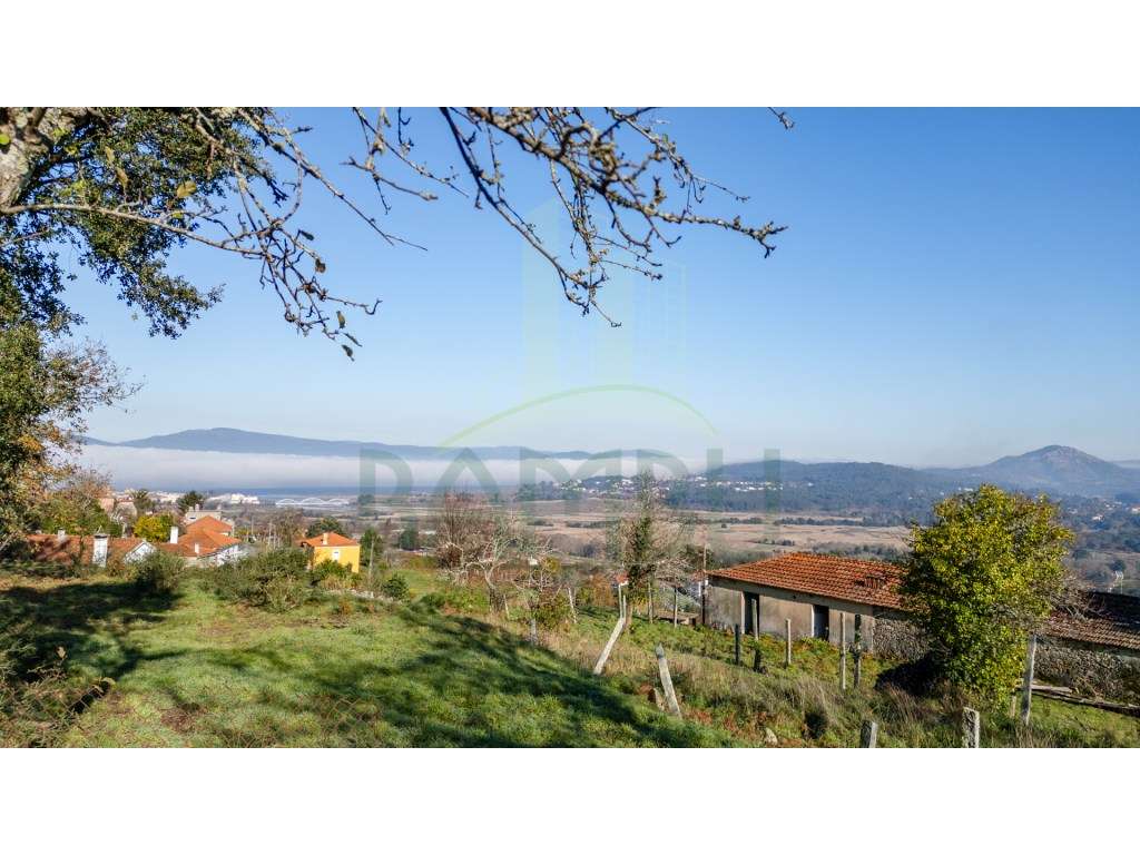 Quintinha com 3567m2 e vistas rio-13