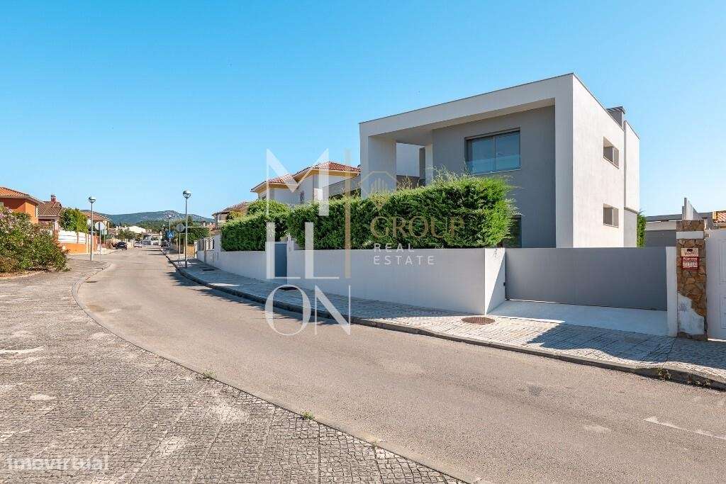 Deslumbrante Moradia T4, Nova a Estrear na Prestigiada Quinta dos Fóio - Grande imagem: 2/38