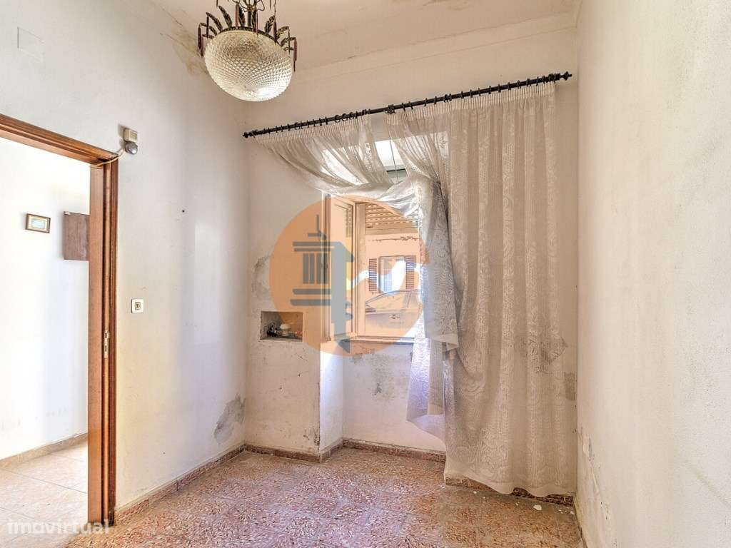 Moradia T3 no Centro de Tavira com Terraço e Potencial de Ampliação - Grande imagem: 5/27