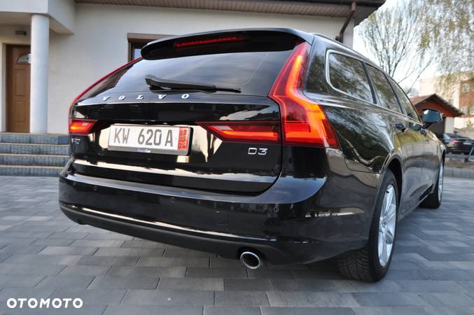 Volvo V90 D3 Momentum Pro - 24