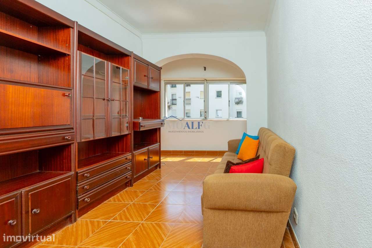 Apartamento T1 na Parede perto da estação de comboios-11