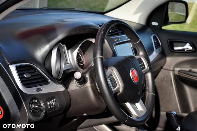 Fiat Freemont 2.0 Multijet Black Code AWD - 24