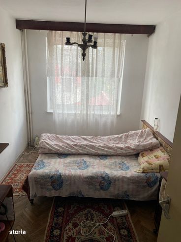De vanzare apartament 4 camere Central-4