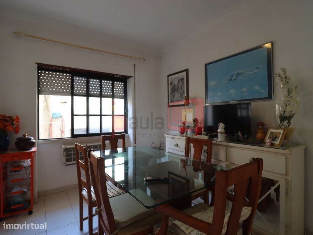MORADIA T4 COM GARAGEM E TERRAÇO - MONTIJO-12