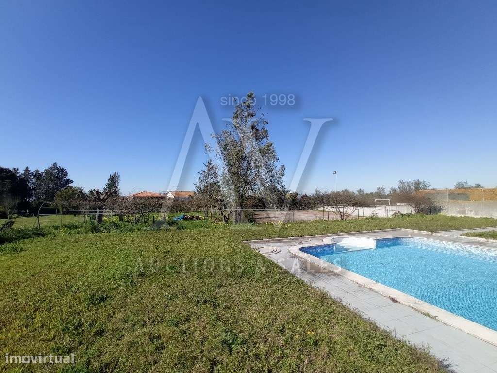 Quinta composta por moradia de dois pisos, com piscina, garagem e t...-11