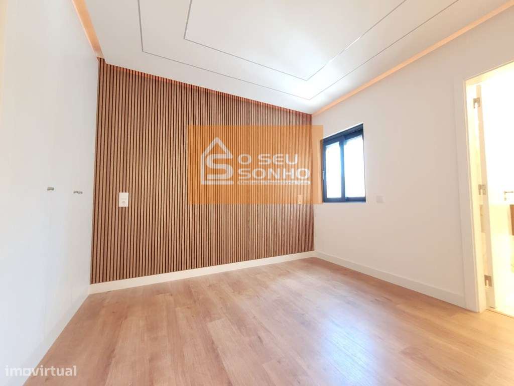 Apartamento T2 na Primeira Linha de Quarteira com Vista Mar-12