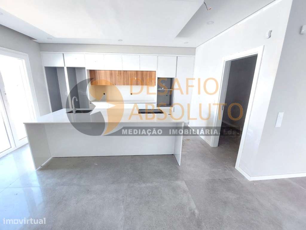 Moradia Isolada T4 C/ Piscina e Garagem - Brejos de Azeitão-6