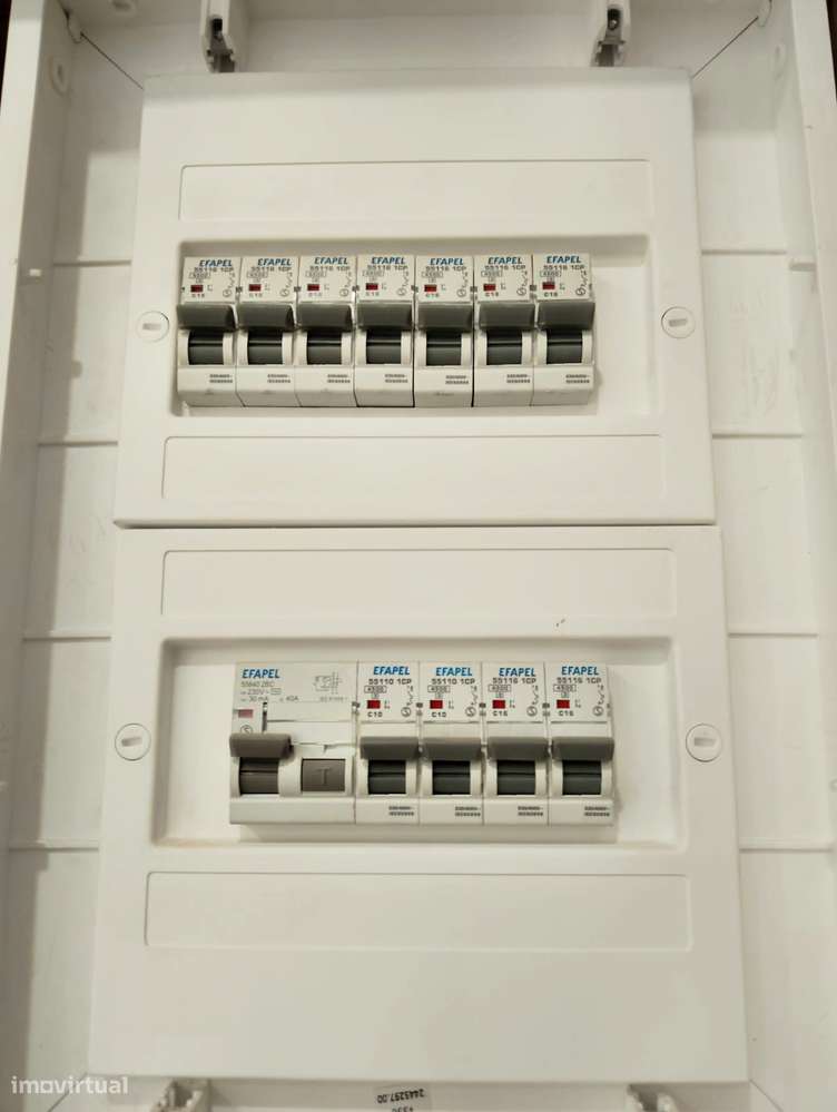 Apartamento T3 Totalmente Remodelado-18