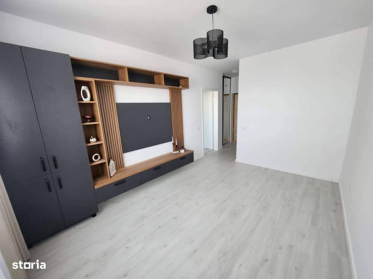 Garsoniera de vanzare in Militari Residence-6