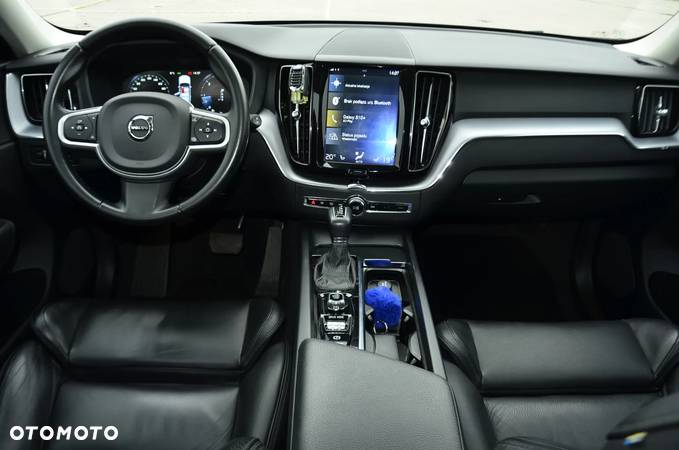 Volvo XC 60 D4 Geartronic Momentum Pro - 23