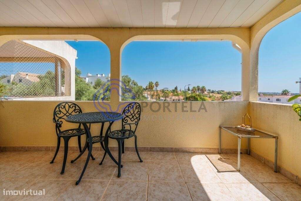 Magnífica Moradia T3 com Vista Mar e Localização Estratégica – Loulé-11