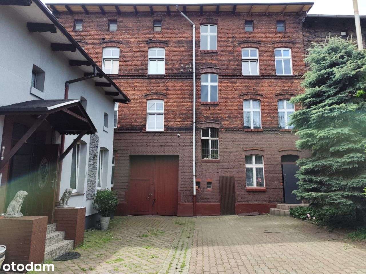 25 pokoi, 765,92 m2, działka 1219 m2 + 700 m2, nowy dach, gazowe BYTOM - Pełny obrazek: 2/9