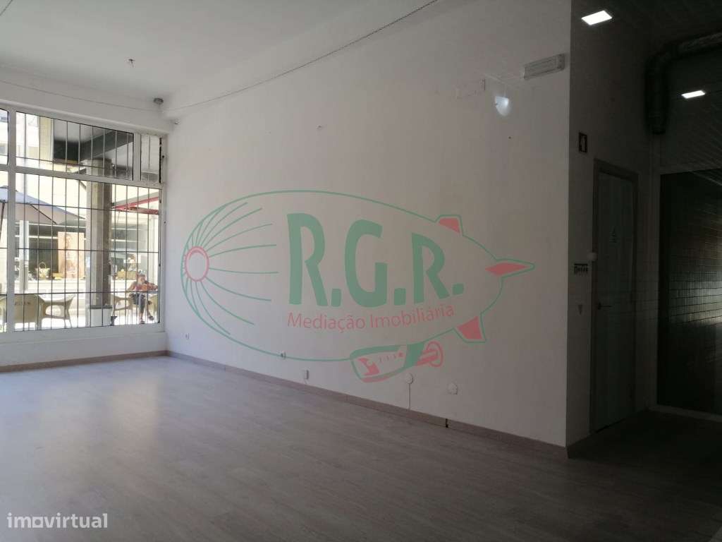 Investimento - Loja Av. 25 Abril - São Cosme - Grande imagem: 3/4