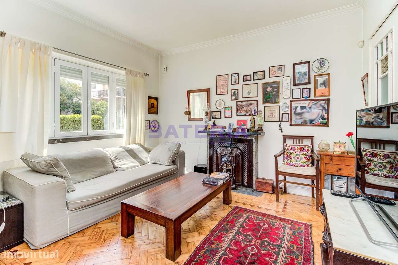 Moradia Independente T5 em Linda-a-Velha-4