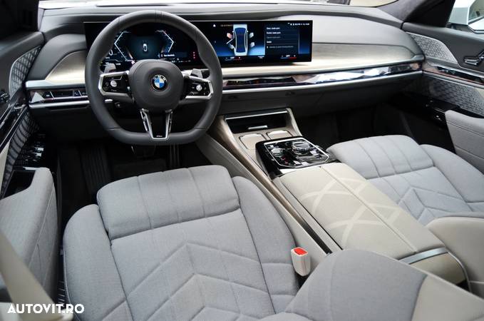 BMW Seria 7 740d xDrive MHEV - 9