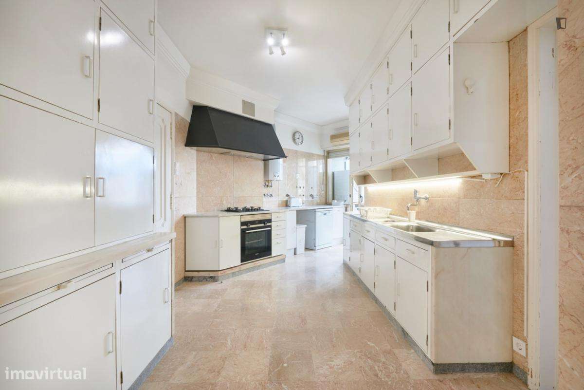 Quarto - localizado em Lisbon - Grande imagem: 2/45