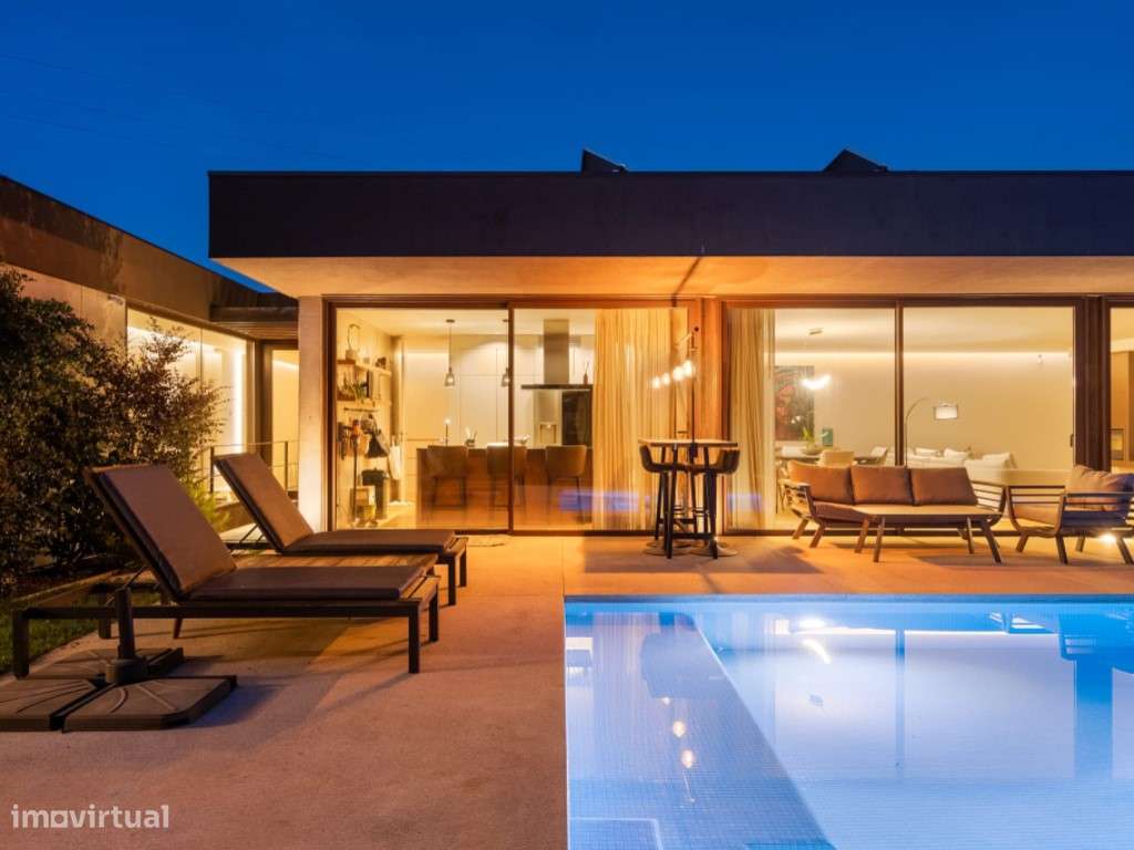 Moradia Exclusiva V4 com Piscina aquecida-46