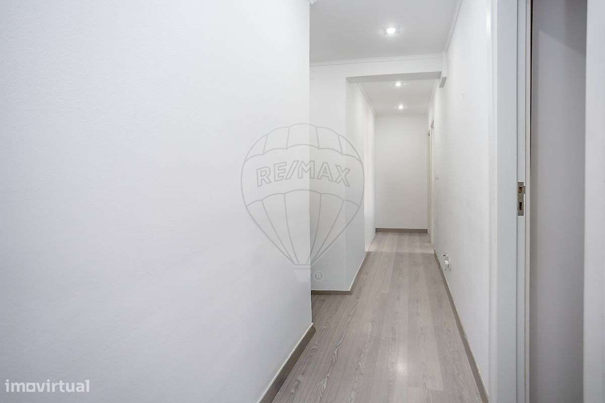 Apartamento T2 para venda em Paio Pires-12