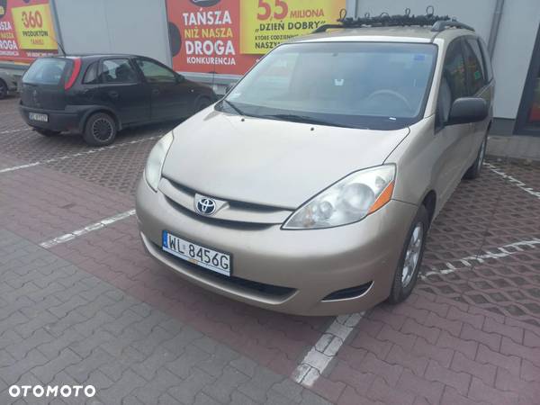 Toyota Sienna 3.3 LE AWD - 23