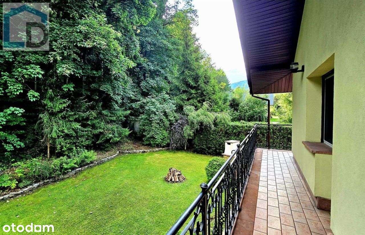 Dom w Bystrej przy lesie-19