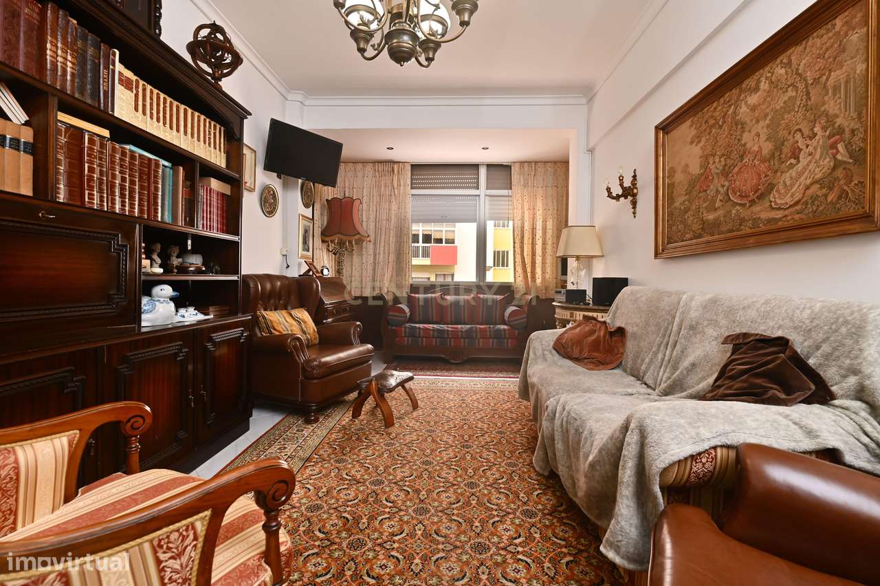 Apartamento T3 em Carnaxide, Oeiras - Oportunidade Única-13