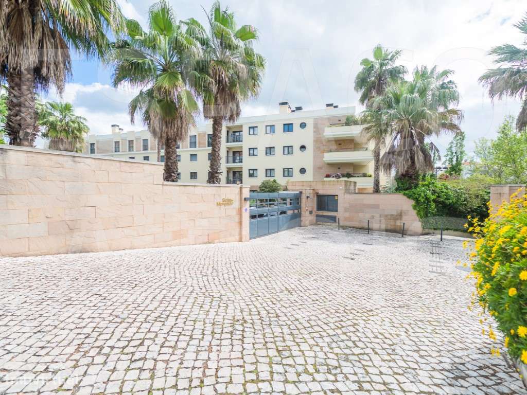 DESLUMBRANTE! Condomínio Privado com porteiro residente, vigilância...-10