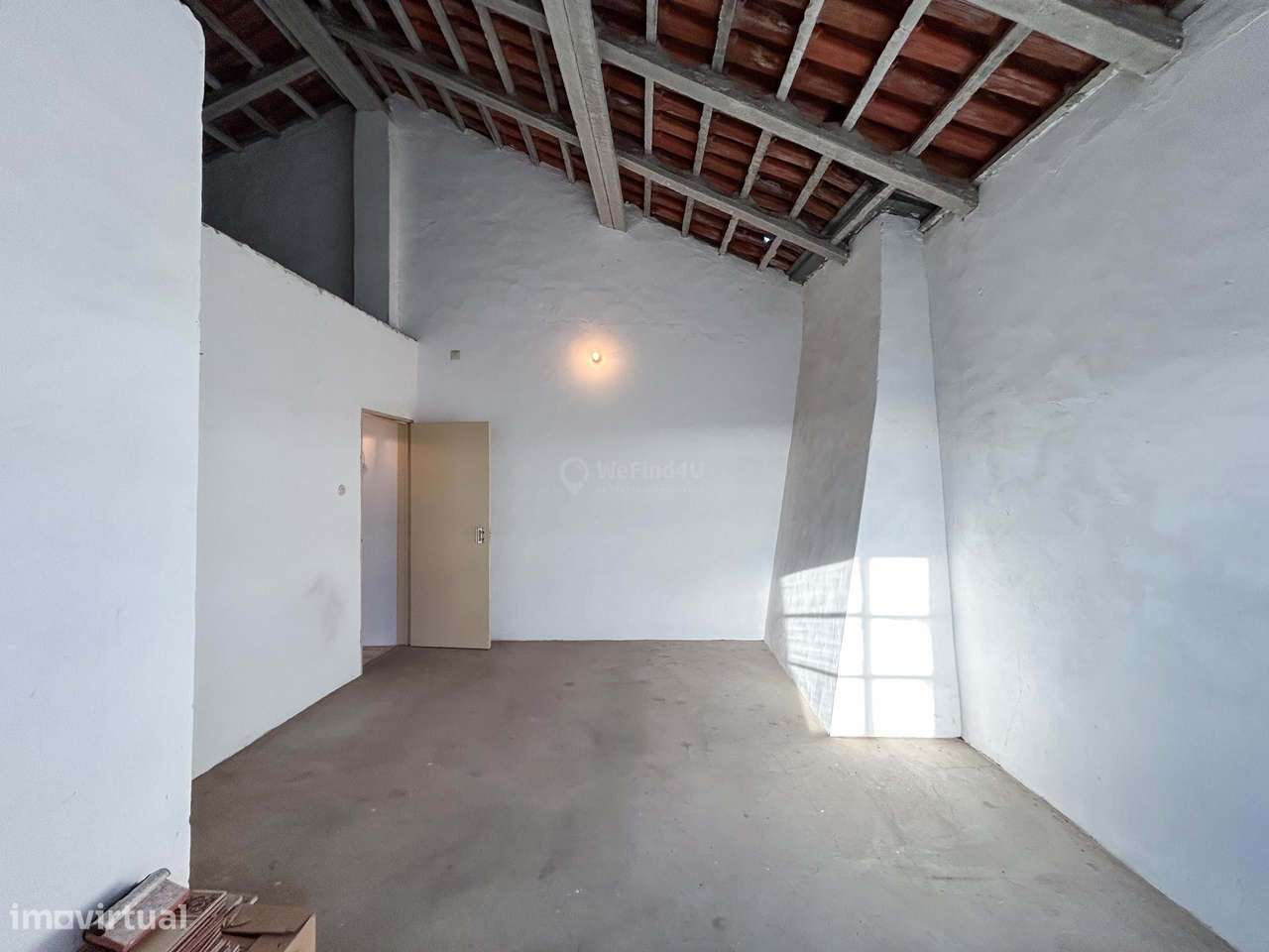 Moradia T3 habitável c/ Quintal e Enorme Potencial de Transformação –-32