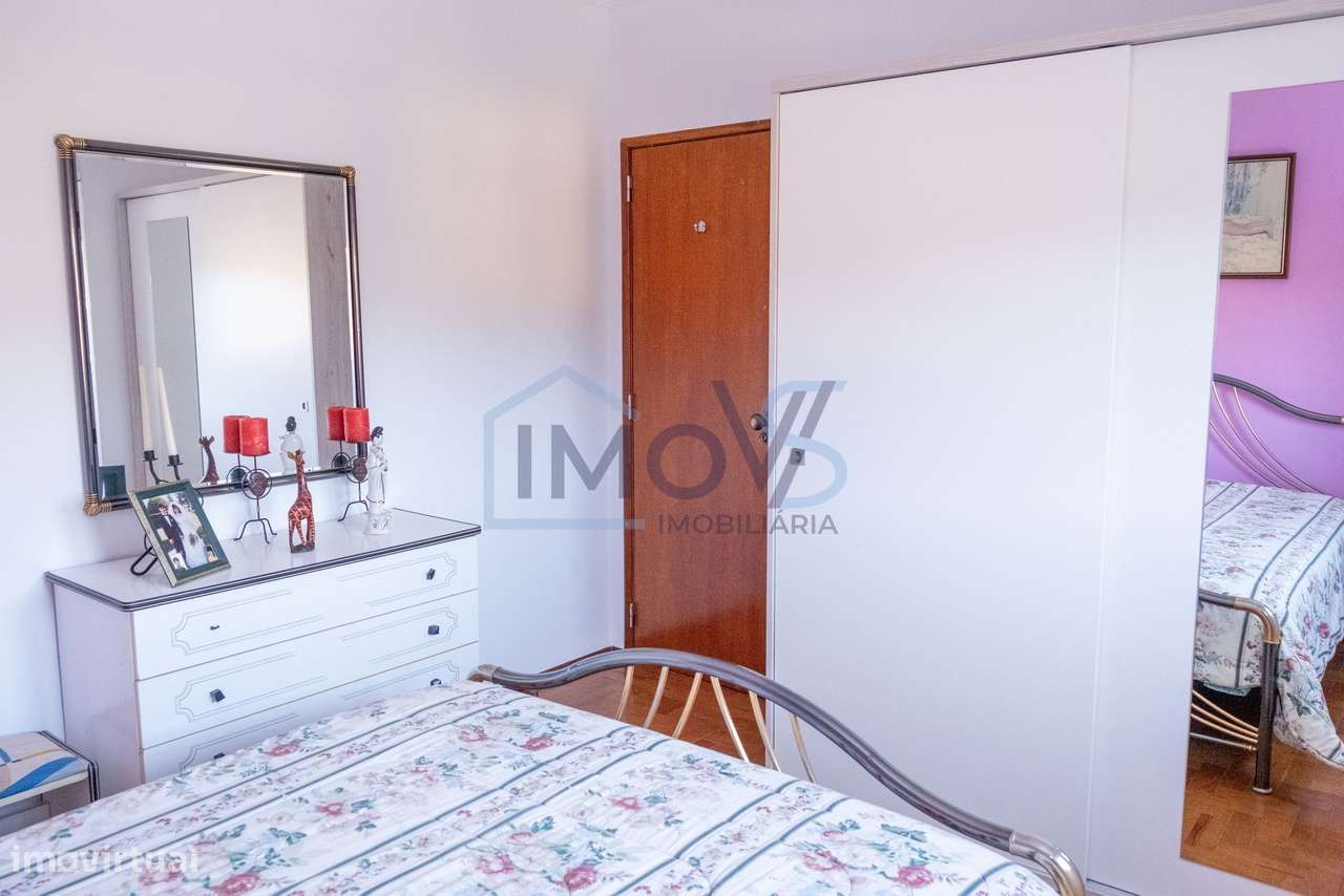 Propriedade com 2 Habitações, Anexo e Poço – Oportunidade Única em Fer-31