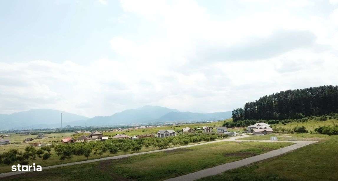 Vand teren intravilan Sanpetru la poalele Dealului Lempes-11