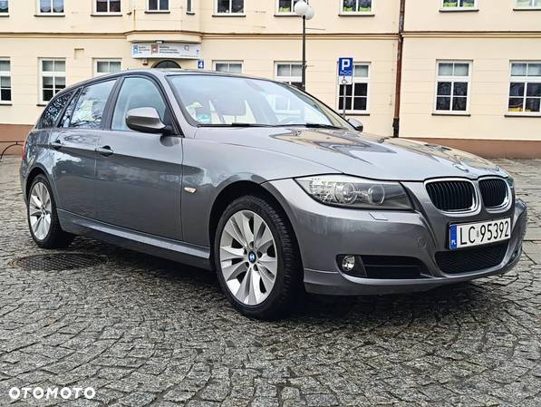 BMW Seria 3 320d Touring xDrive - 13