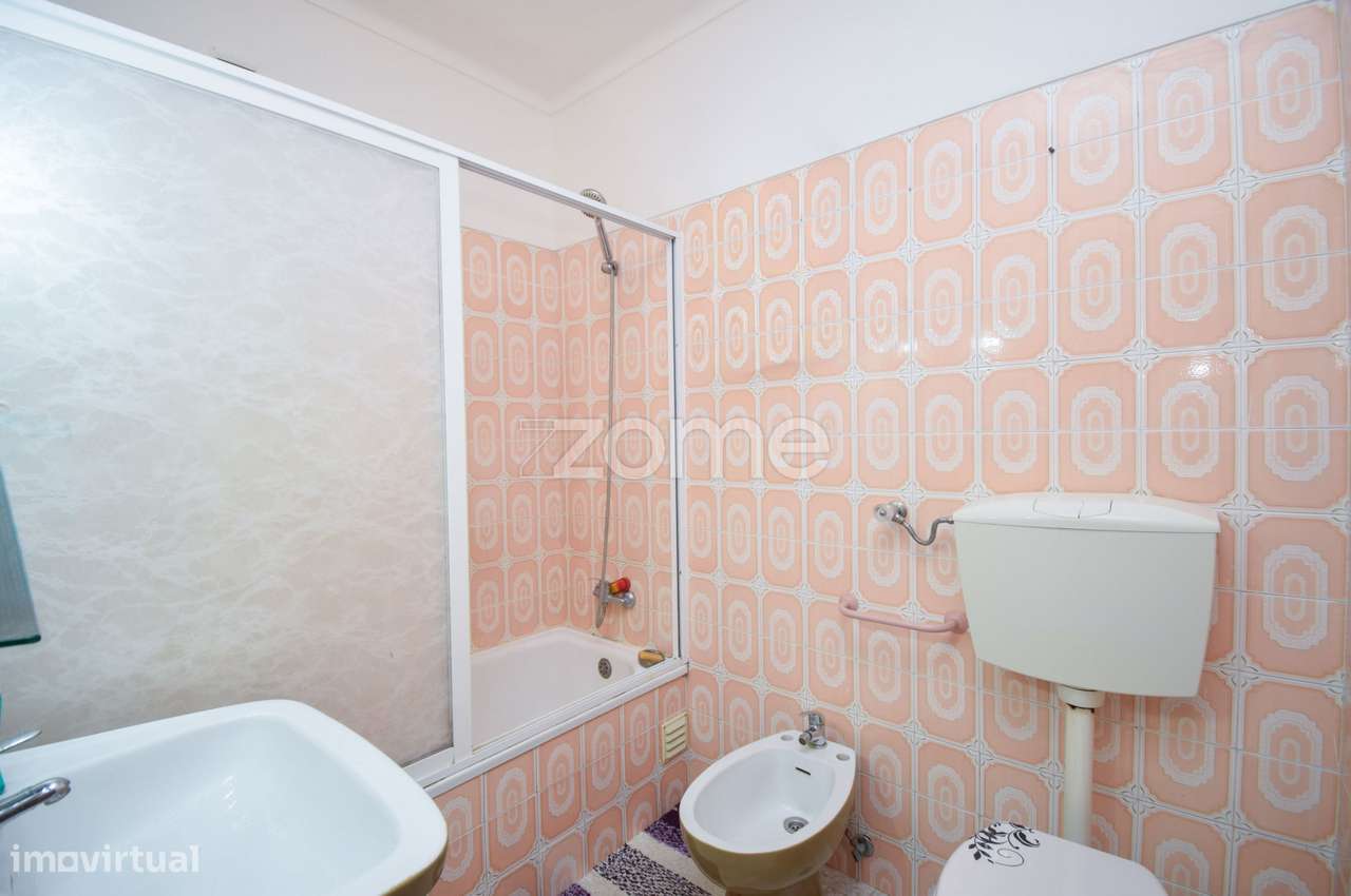 Apartamento T2 à venda no Carregado-10