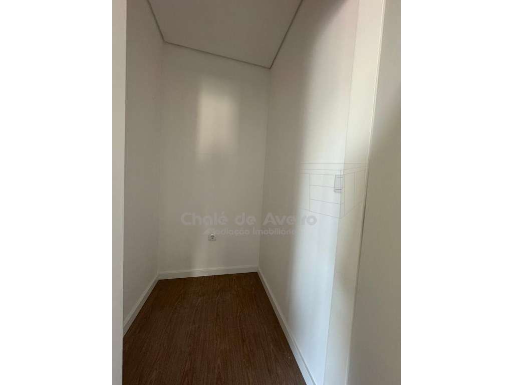 Apartamento T3 com 2 Lugares de Estacionamento em Esgueira | Aveiro-22