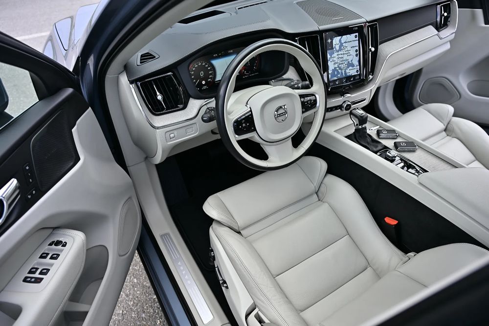 Volvo XC60 II [2017 - Prezent] T5 AWD Geartronic Inscription 2020