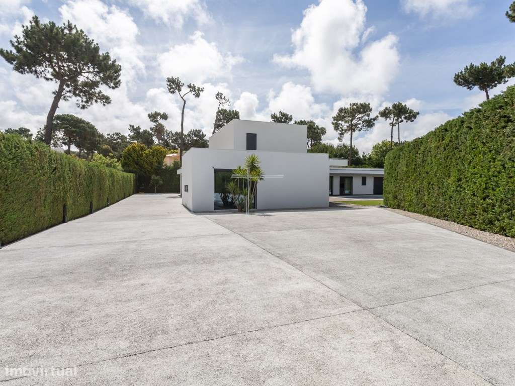 Moradia isolada T4, arquitetura contemporânea com garagem e piscina...-44