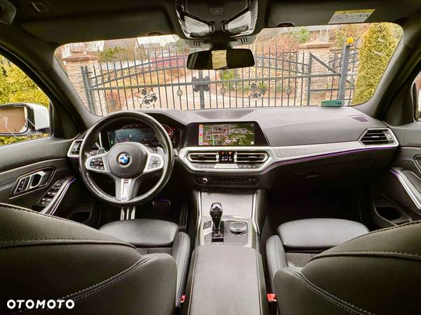 BMW Seria 3 320d xDrive MHEV M Sport sport - 16