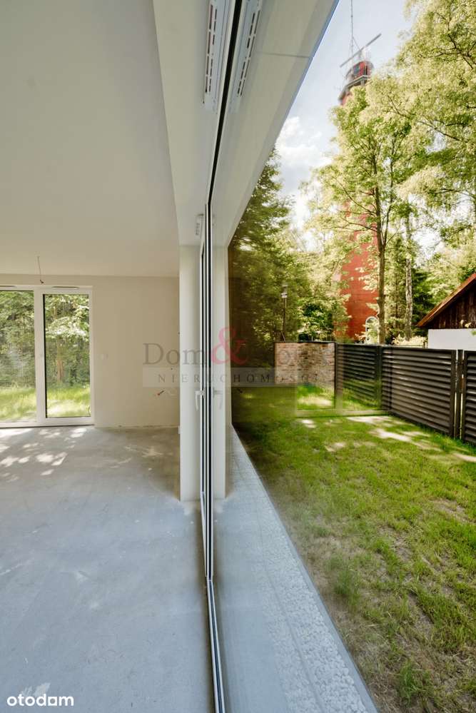 Latarnia za oknem, ogród pod domem, plaża - Hel-4