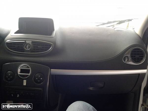 renault clio 3 2010 para peças - 7