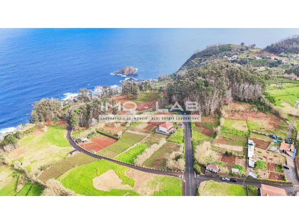 Terreno plano com 2128m2 - Porto Moniz-13