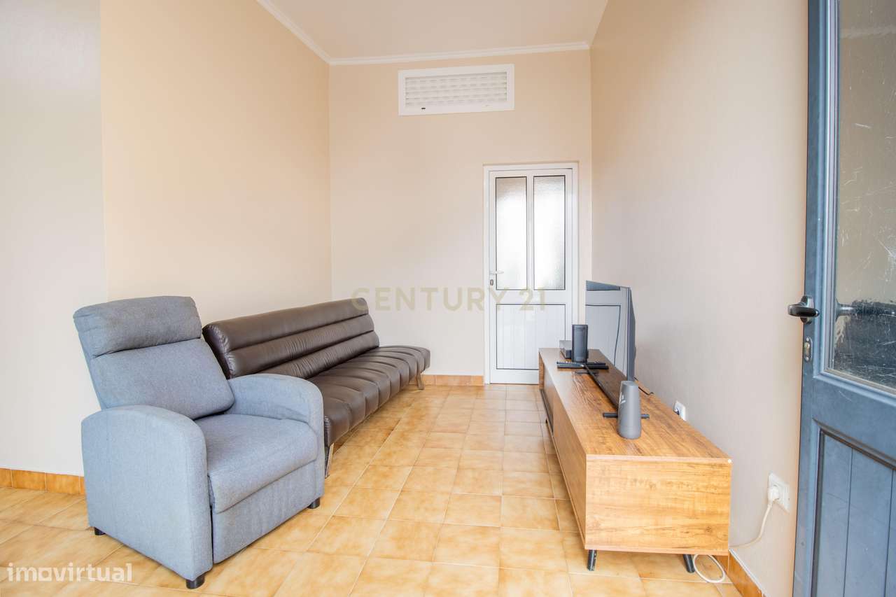 Moradia Térrea com Terraço e Vista Montanha na Madeira-5