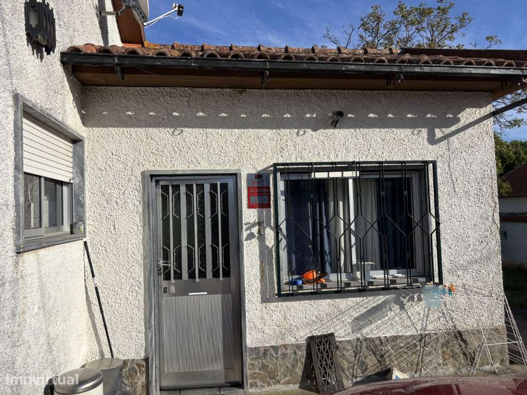Vendese Quinta com Casa T4, Adega, Lagar e Terreno com Árvores de F...-33